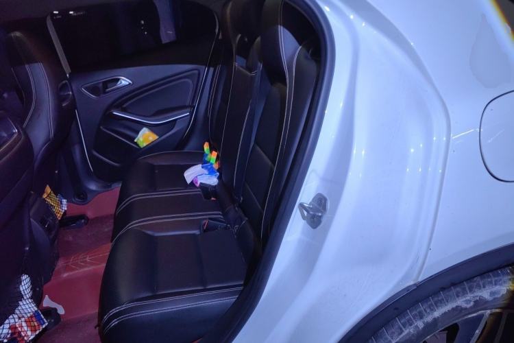 Used Mercedes-Benz GLA 2016 GLA 200 Fashion Model Left Rear Seat