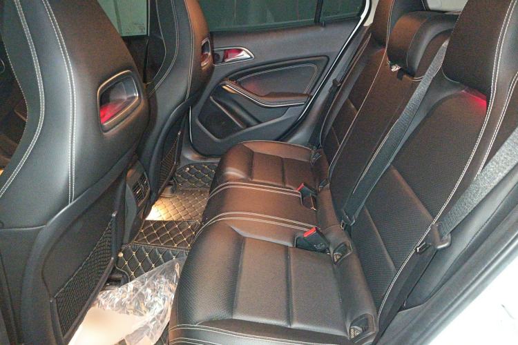 Used Mercedes-Benz GLA 2016 GLA 200 Fashion Model Left Rear Seat
