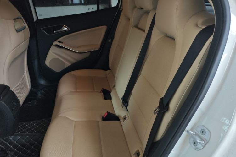 Used Mercedes-Benz GLA 2016 GLA 200 Fashion Model Left Rear Seat