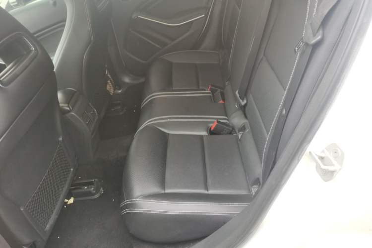 Used Mercedes-Benz GLA 2016 GLA 200 Fashion Model Left Rear Seat