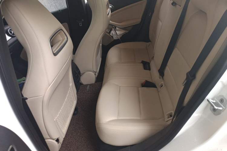 Used Mercedes-Benz GLA 2016 GLA 200 Fashion Model Left Rear Seat