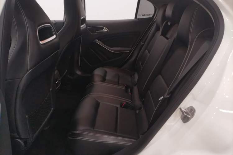 Used Mercedes-Benz GLA 2016 GLA 200 Fashion Model Left Rear Seat