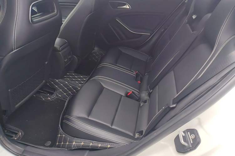 Used Mercedes-Benz GLA 2016 GLA 200 Sport Edition Left Rear Seat