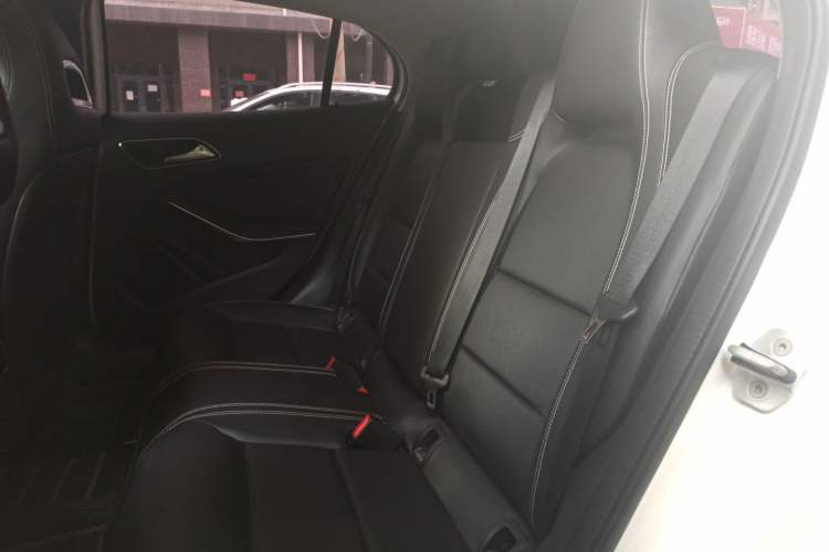 Used Mercedes-Benz GLA 2016 GLA 200 Fashion Model Left Rear Seat