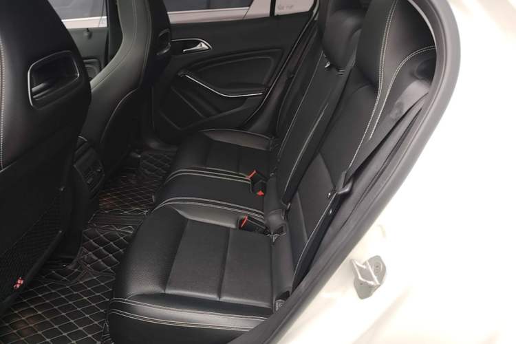 Used Mercedes-Benz GLA 2016 GLA 220 4MATIC Fashion Edition Left Rear Seat