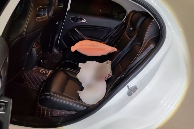 Used Mercedes-Benz GLA 2016 GLA 200 Fashion Model Left Rear Seat