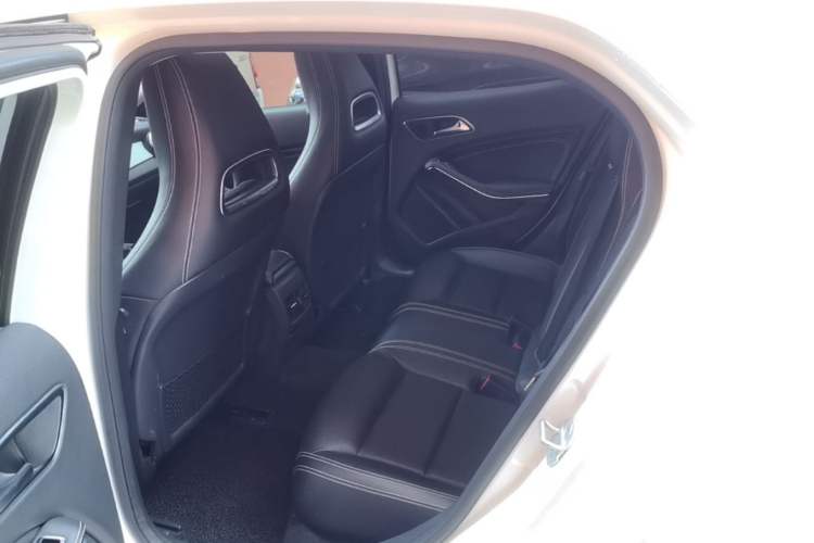 Used Mercedes-Benz GLA 2016 GLA 200 Fashion Model Left Rear Seat