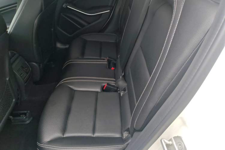 Used Mercedes-Benz GLA 2016 GLA 200 Fashion Model Left Rear Seat
