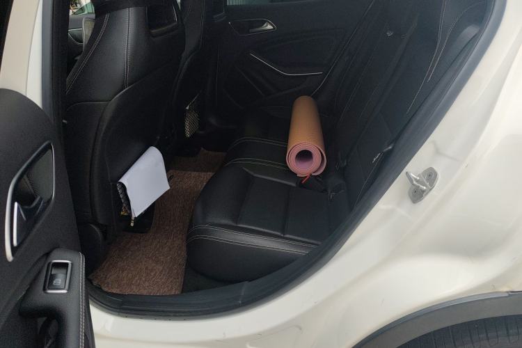 Used Mercedes-Benz GLA 2016 GLA 200 Fashion Model Left Rear Seat