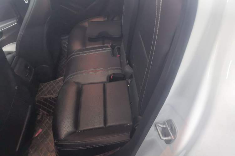 Used Mercedes-Benz GLA 2016 GLA 200 Fashion Model Left Rear Seat