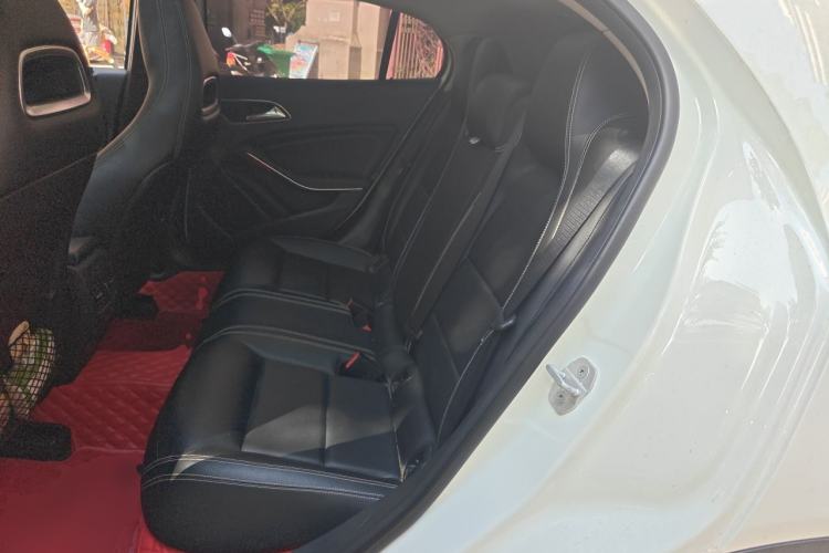 Used Mercedes-Benz GLA 2016 GLA 200 Fashion Model Left Rear Seat