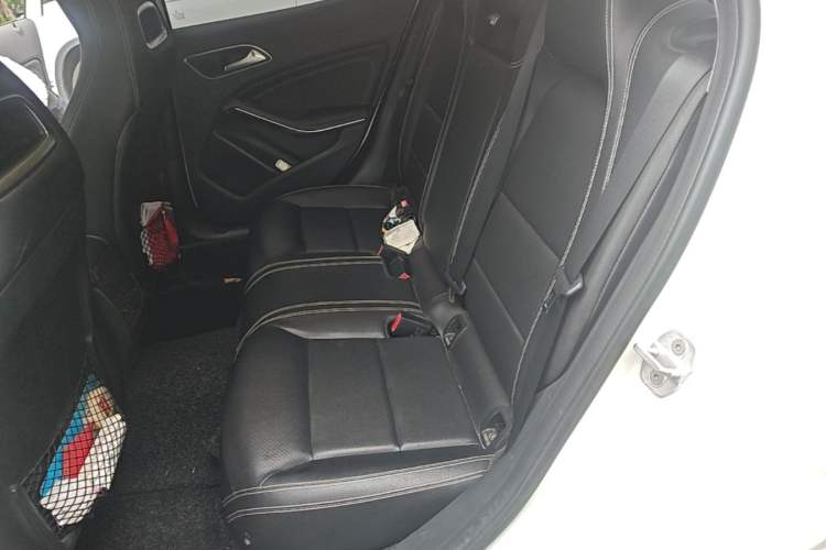Used Mercedes-Benz GLA 2016 GLA 200 Fashion Model Left Rear Seat