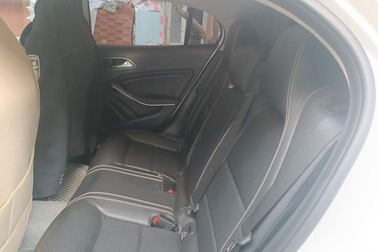 Used Mercedes-Benz GLA 2016 GLA 220 4MATIC Fashion Edition Left Rear Seat