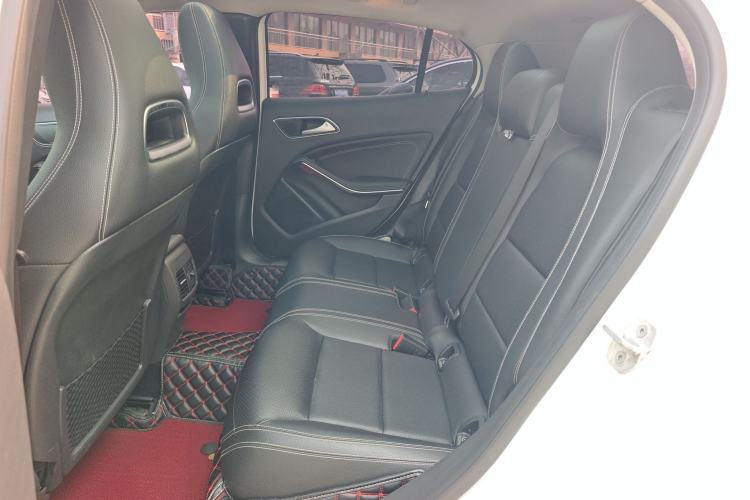 Used Mercedes-Benz GLA 2016 GLA 200 Fashion Model Left Rear Seat