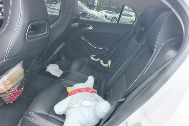 Used Mercedes-Benz GLA 2016 GLA 200 Fashion Model Left Rear Seat