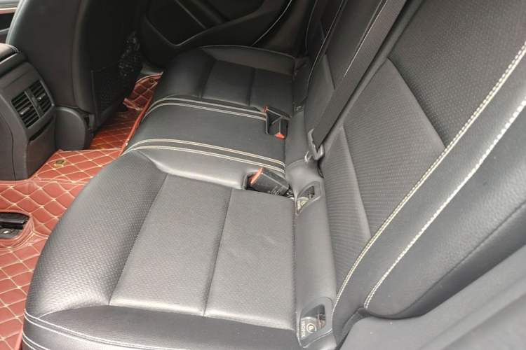 Used Mercedes-Benz GLA 2016 GLA 220 4MATIC Luxury Model Left Rear Seat