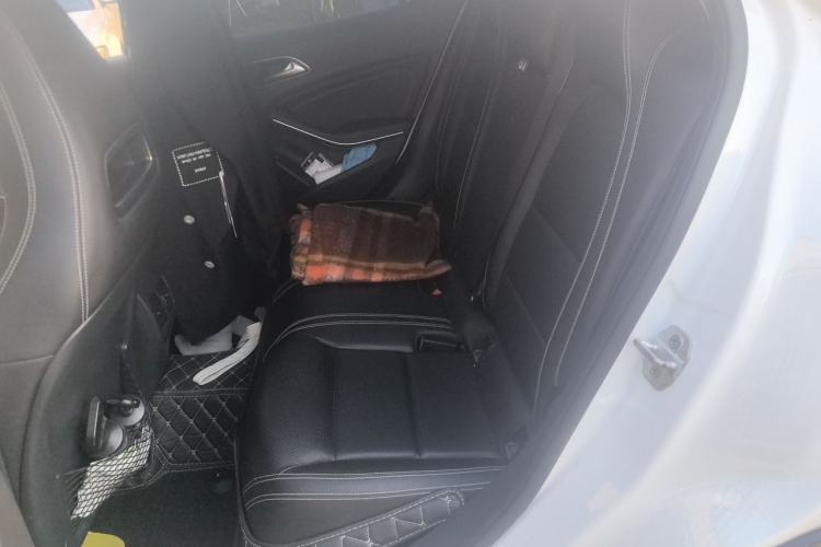 Used Mercedes-Benz GLA 2016 GLA 200 Fashion Model Left Rear Seat