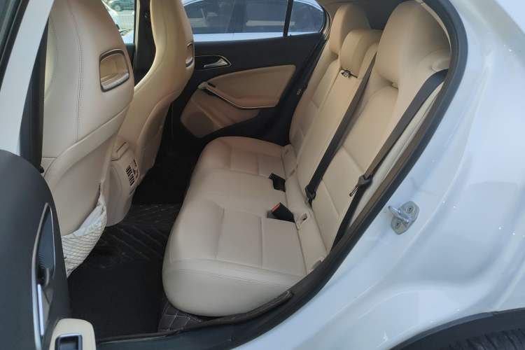 Used Mercedes-Benz GLA 2016 GLA 200 Sport Edition Left Rear Seat