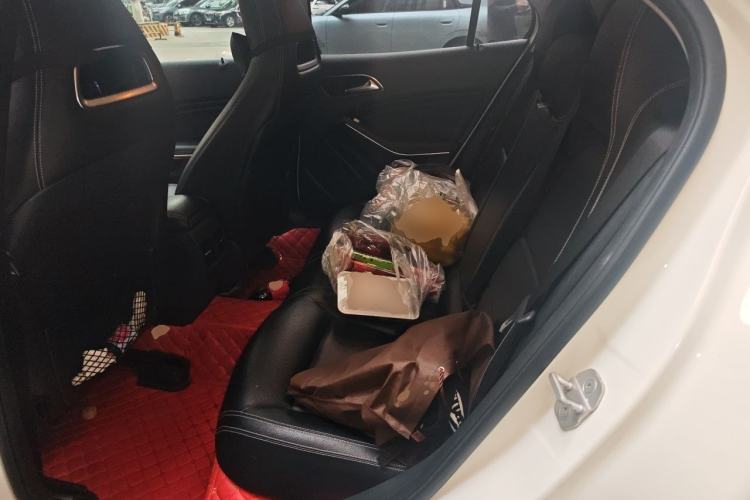 Used Mercedes-Benz GLA 2016 GLA 200 Fashion Model Left Rear Seat