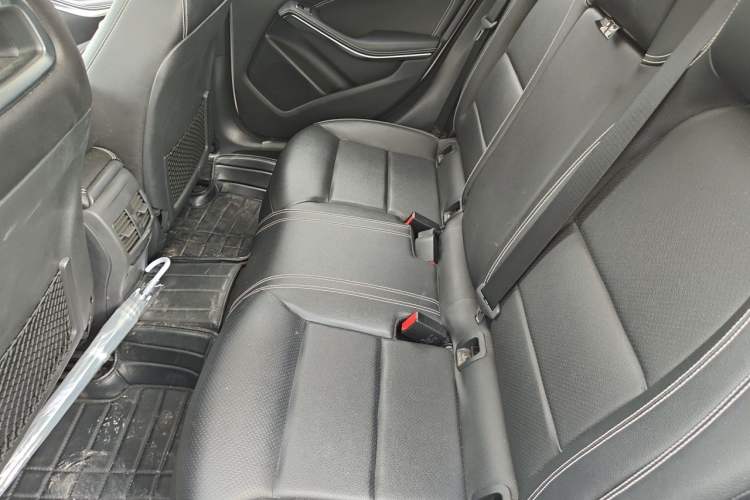 Used Mercedes-Benz GLA 2016 GLA 200 Fashion Model Left Rear Seat