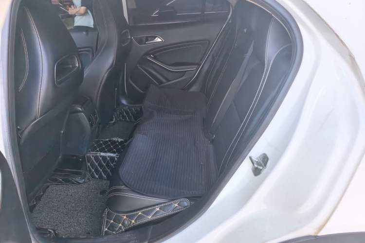 Used Mercedes-Benz GLA 2016 GLA 200 Fashion Model Left Rear Seat