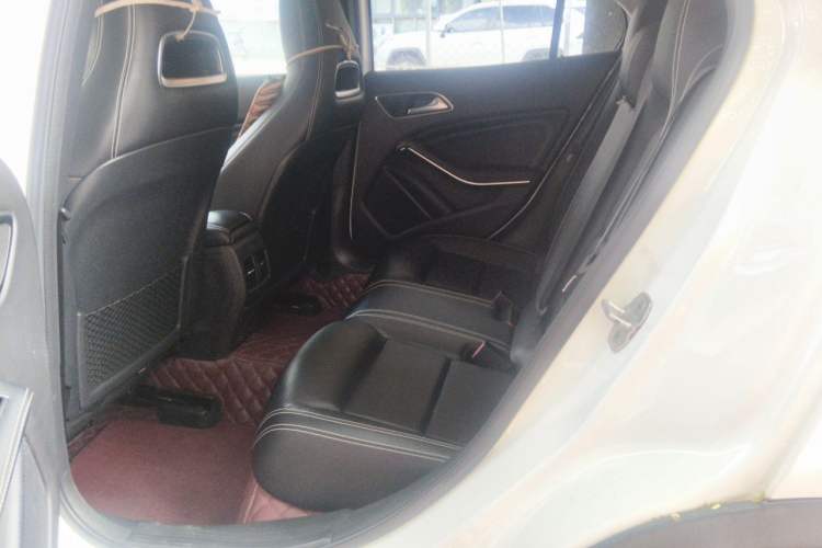 Used Mercedes-Benz GLA 2016 GLA 200 Fashion Model Left Rear Seat