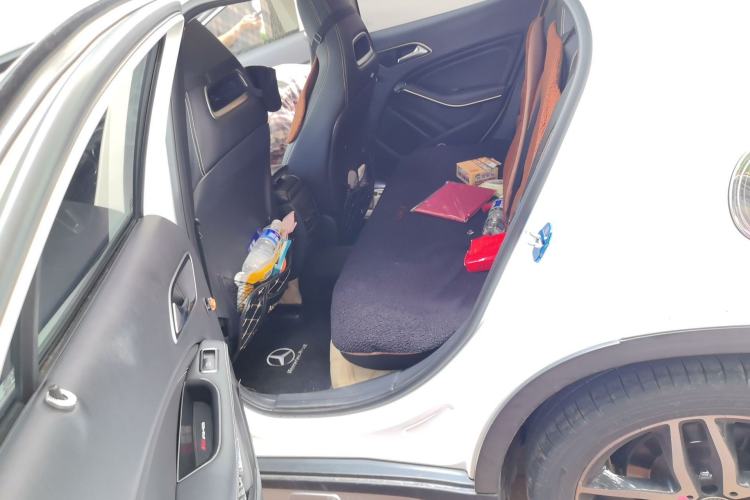 Used Mercedes-Benz GLA 2016 GLA 200 Fashion Model Left Rear Seat