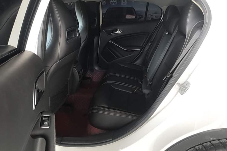 Used Mercedes-Benz GLA 2016 GLA 200 Sport Edition Left Rear Seat