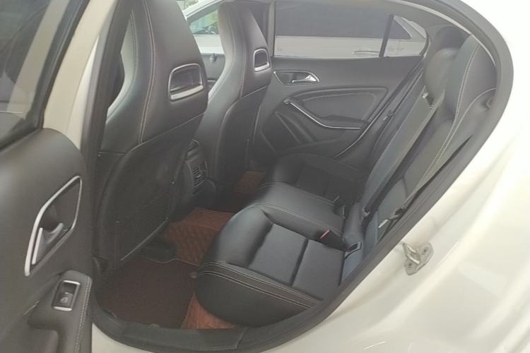 Used Mercedes-Benz GLA 2016 GLA 200 Fashion Model Left Rear Seat