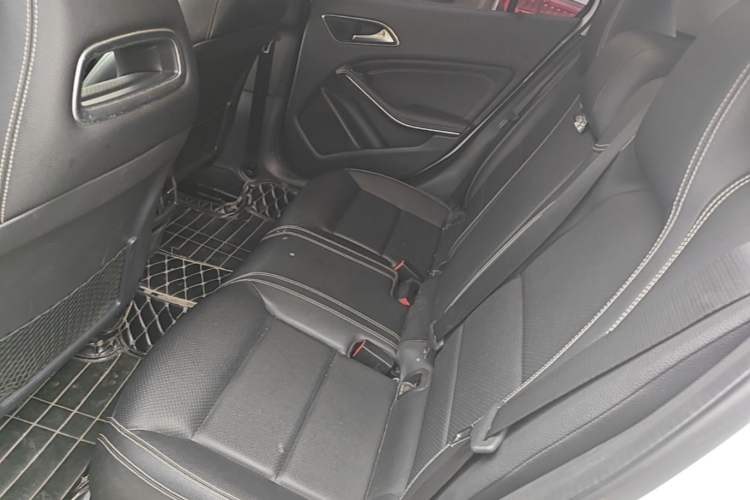 Used Mercedes-Benz GLA 2016 GLA 220 4MATIC Fashion Edition Left Rear Seat