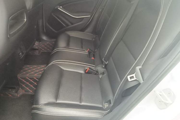 Used Mercedes-Benz GLA 2016 GLA 200 Fashion Model Left Rear Seat