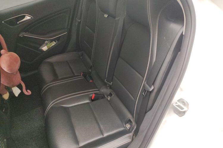 Used Mercedes-Benz GLA 2016 GLA 200 Fashion Model Left Rear Seat