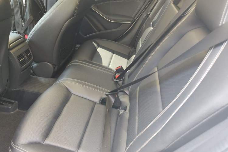 Used Mercedes-Benz GLA 2016 GLA 200 Fashion Model Left Rear Seat