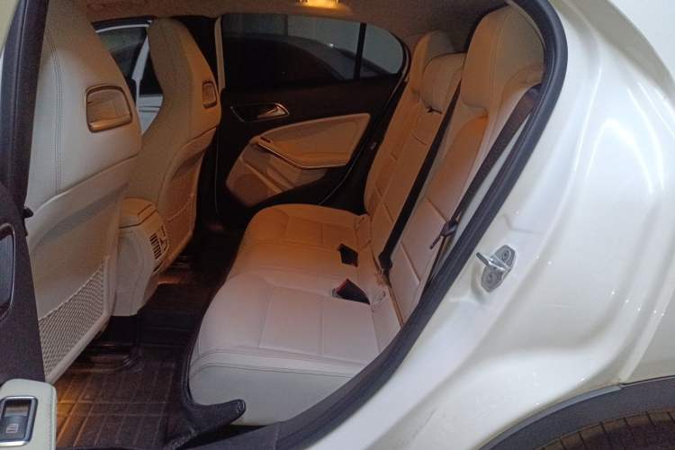Used Mercedes-Benz GLA 2016 GLA 220 4MATIC Luxury Model Left Rear Seat