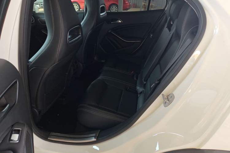 Used Mercedes-Benz GLA 2016 GLA 220 4MATIC Fashion Edition Left Rear Seat