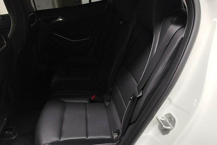 Used Mercedes-Benz GLA 2016 GLA 200 Fashion Model Left Rear Seat