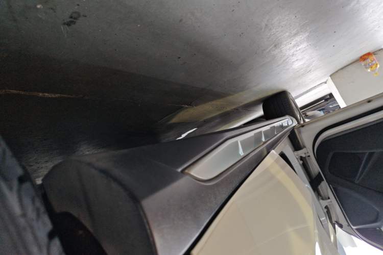 Used Mercedes-Benz GLA 2016 GLA 200 Fashion Model Left Side Sill