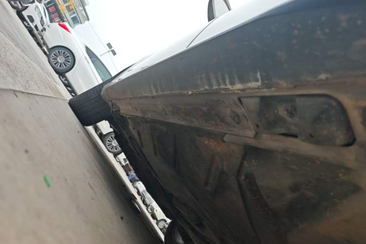 Used Mercedes-Benz GLA 2016 GLA 200 Fashion Model Left Side Sill