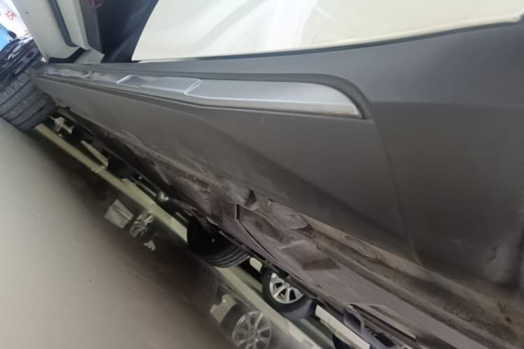 Used Mercedes-Benz GLA 2016 GLA 200 Fashion Model Left Side Sill