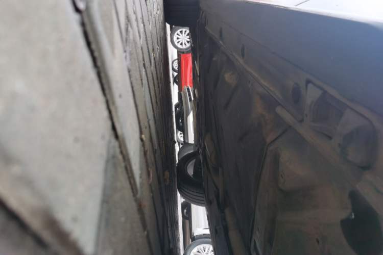 Used Mercedes-Benz GLA 2016 GLA 200 Fashion Model Left Side Sill