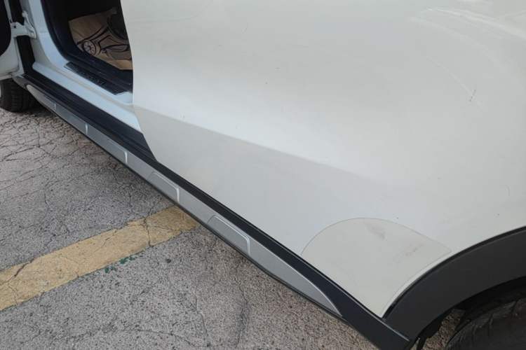 Used Mercedes-Benz GLA 2016 GLA 200 Fashion Model Left Side Sill