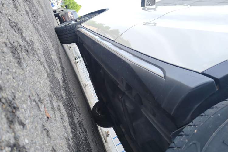 Used Mercedes-Benz GLA 2016 GLA 200 Fashion Model Left Side Sill