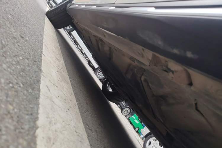 Used Mercedes-Benz GLA 2016 GLA 200 Sport Edition Left Side Sill