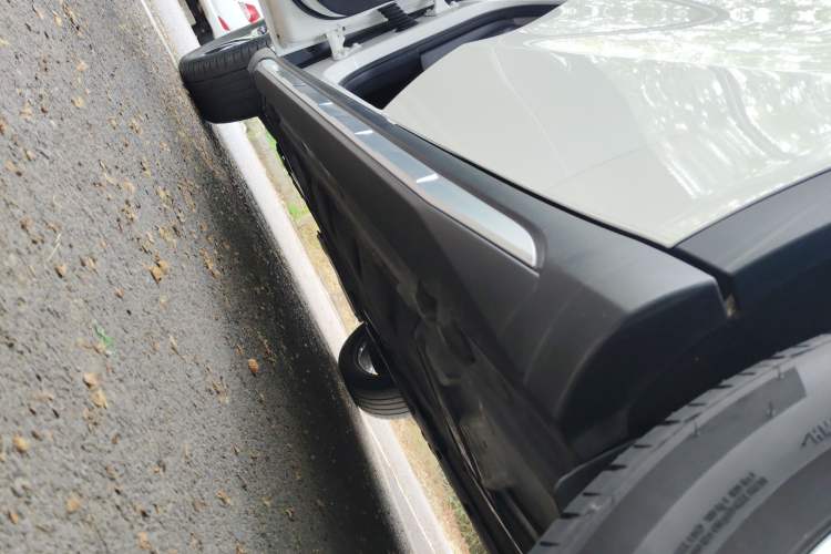 Used Mercedes-Benz GLA 2016 GLA 200 Fashion Model Left Side Sill