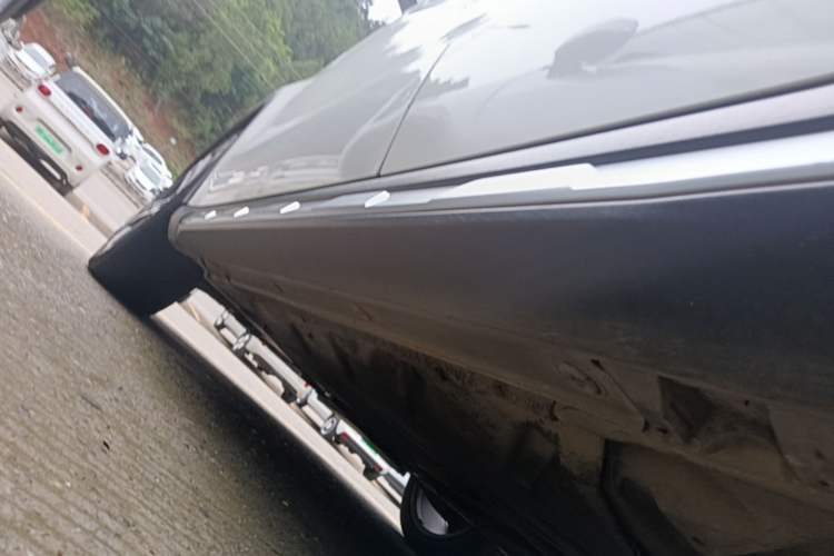 Used Mercedes-Benz GLA 2016 GLA 220 4MATIC Luxury Model Left Side Sill