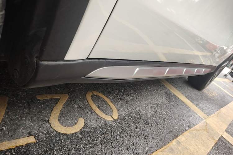 Used Mercedes-Benz GLA 2016 GLA 220 4MATIC Luxury Model Left Side Sill