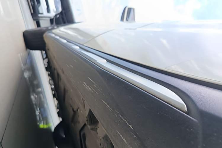 Used Mercedes-Benz GLA 2016 GLA 200 Fashion Model Left Side Sill