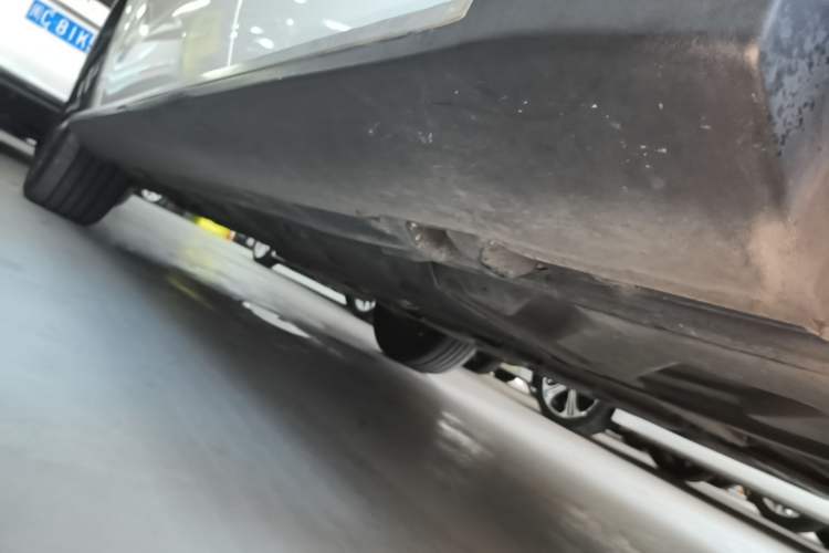 Used Mercedes-Benz GLA 2016 GLA 200 Fashion Model Left Side Sill