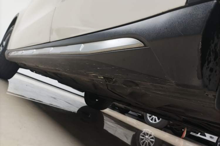 Used Mercedes-Benz GLA 2016 GLA 200 Fashion Model Left Side Sill
