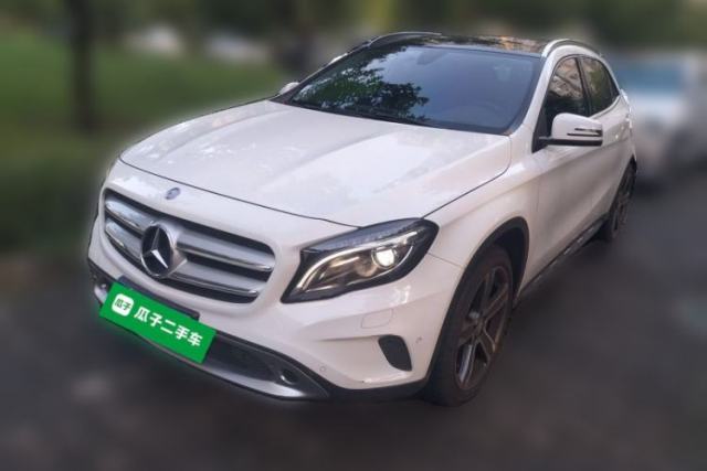 Ojetý Mercedes-Benz GLA 2016 GLA 220 4MATIC Luxury Model